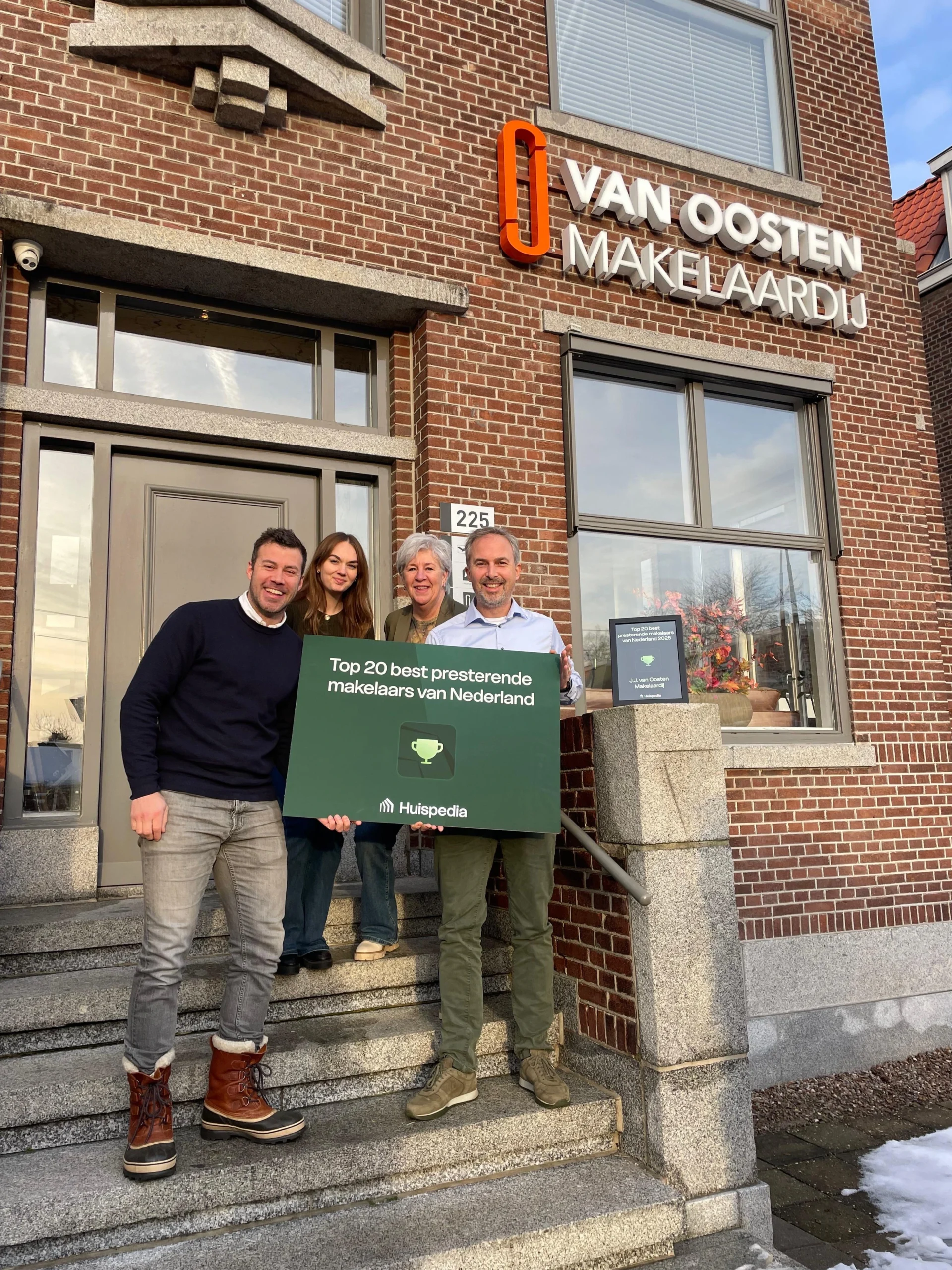 ae46f226-b734-4d26-b7b7-509399369004